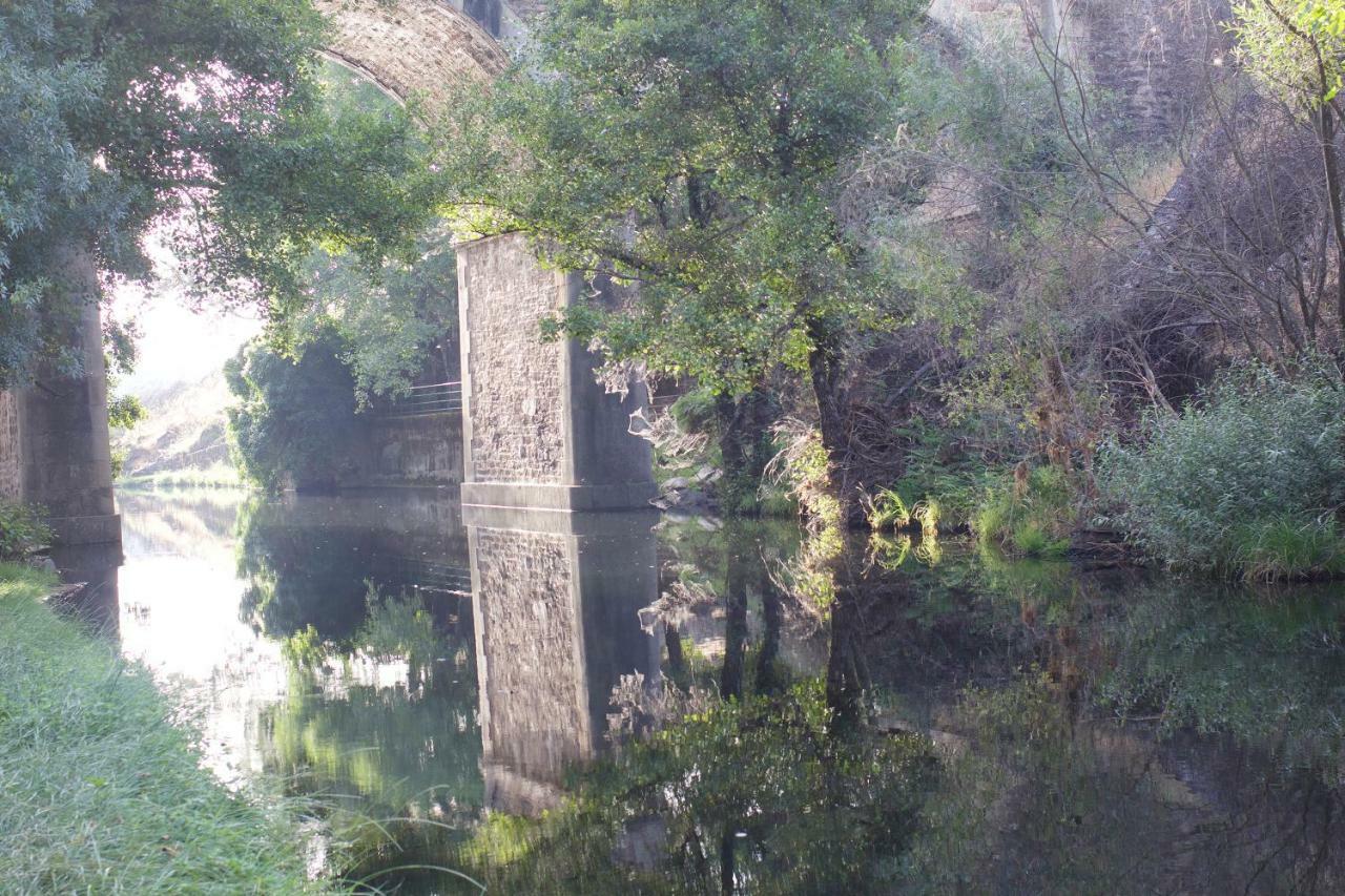 בית הארחה Perales del Puerto 	La Grulla Gris מראה חיצוני תמונה
